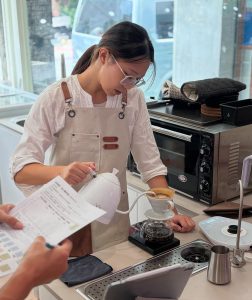 洞心咖啡助教、咖啡師與課程講師Momo