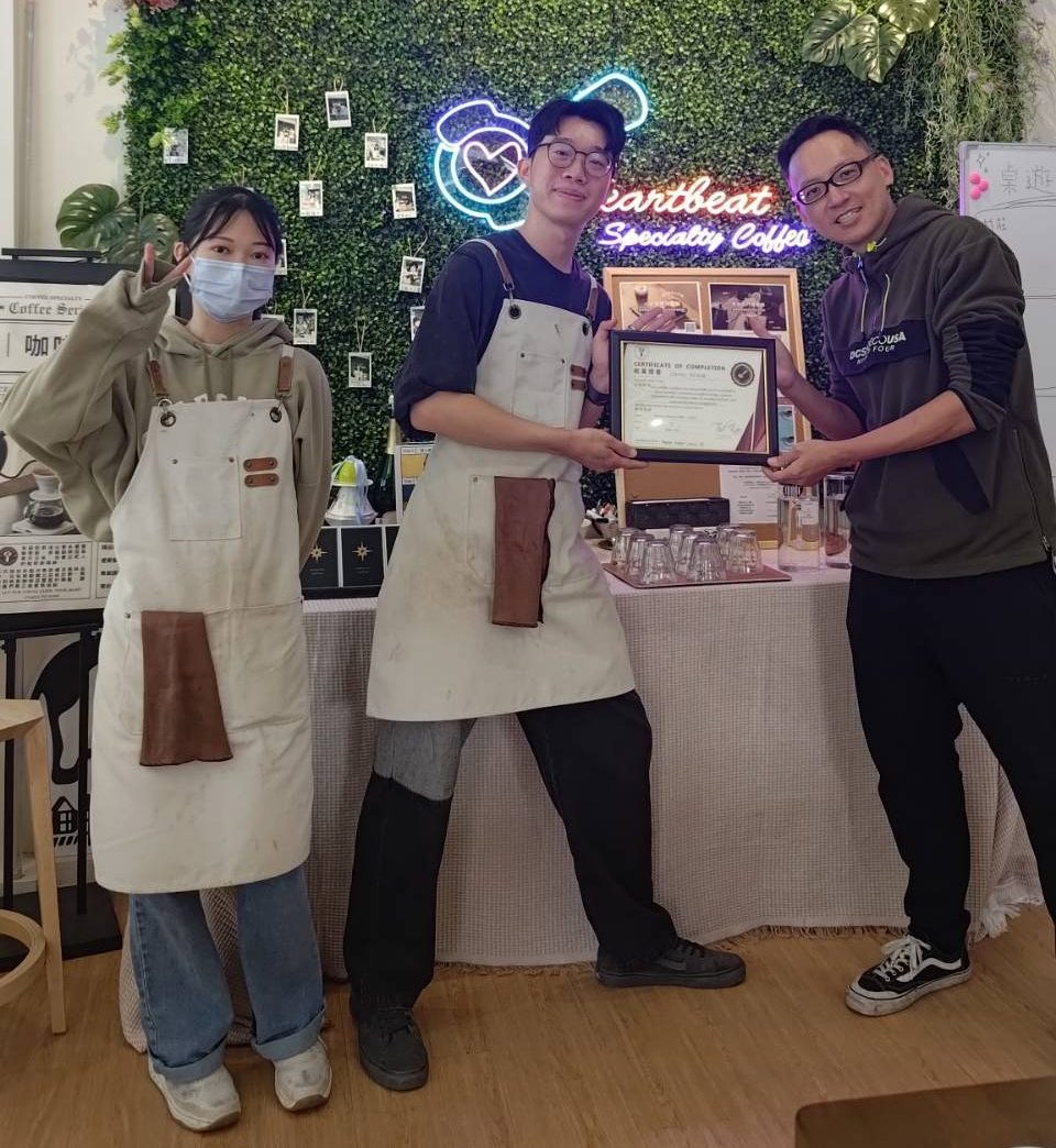 洞心咖啡學生博凱畢業照
